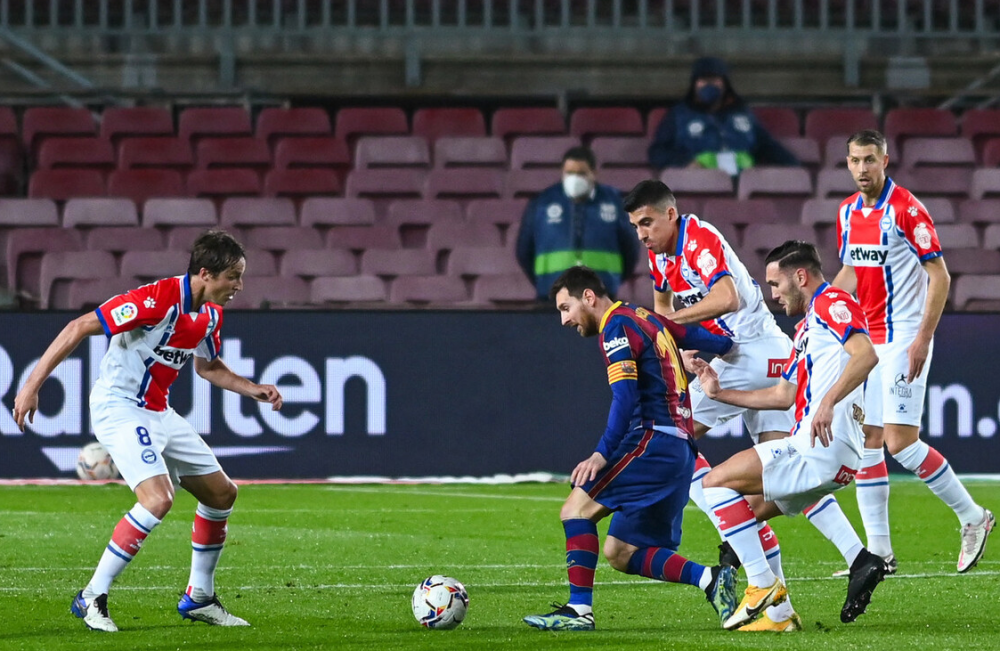 秘鲁翻盘塞内加尔，苏亚雷斯高光表现