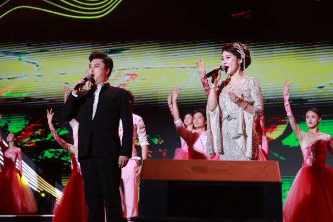 开云体育在线-C9完胜V5,Hylissang三分雨点燃全场