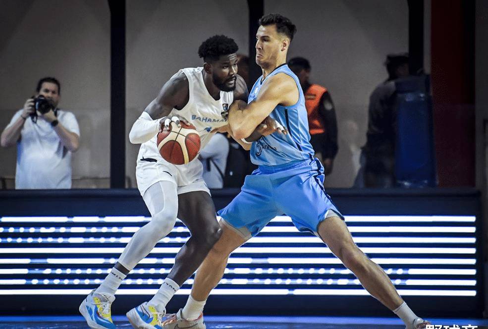 包含墨西哥男篮轻取澳大利亚男篮，艾顿制霸全场的词条