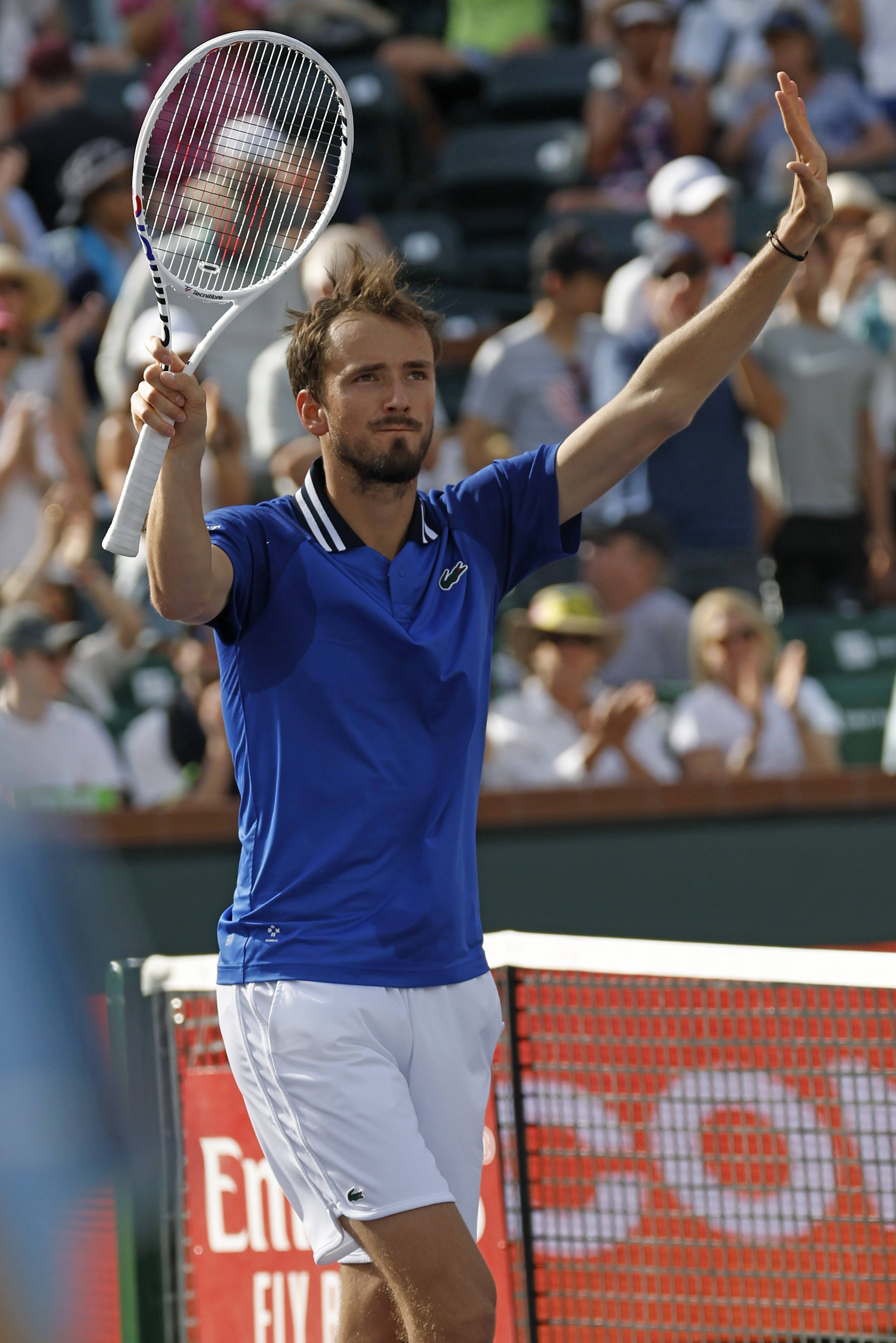 世界网球队爆冷英国网球队,梅德韦杰夫惊艳世界的简单介绍 世界网球队爆冷英国网球队,梅德韦杰夫惊艳世界的简单介绍