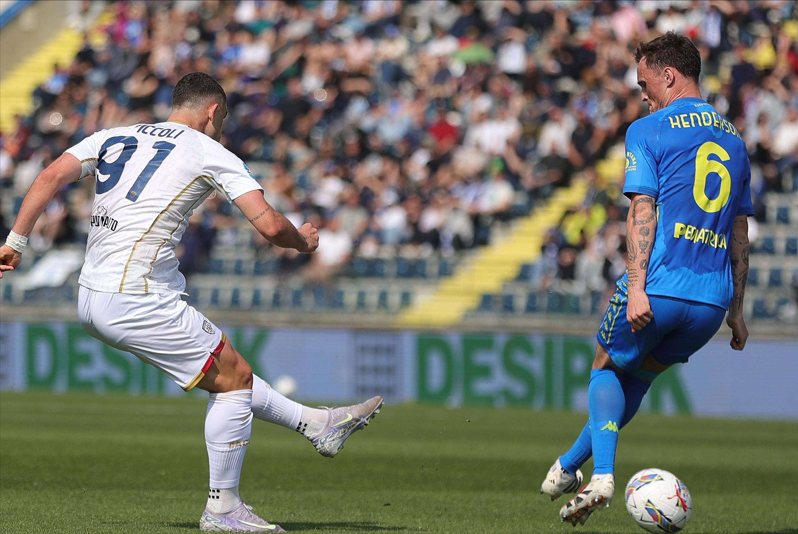 尤文图斯再次调整战术，稳守榜首的简单介绍