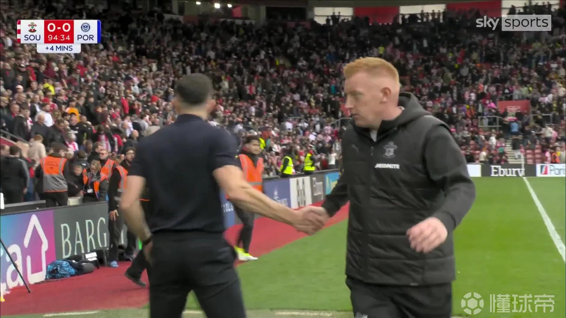 开云官网-关于皇家马德里连续五场惨败，孔蒂主帅面临挑战的信息