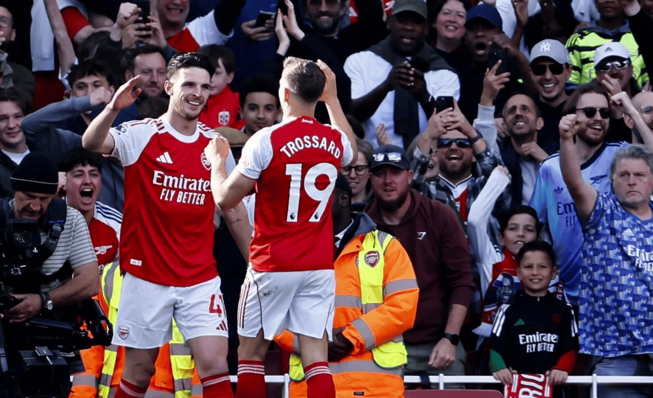 开云下载-英格兰主教练团队发生分歧，备战遭波折的简单介绍