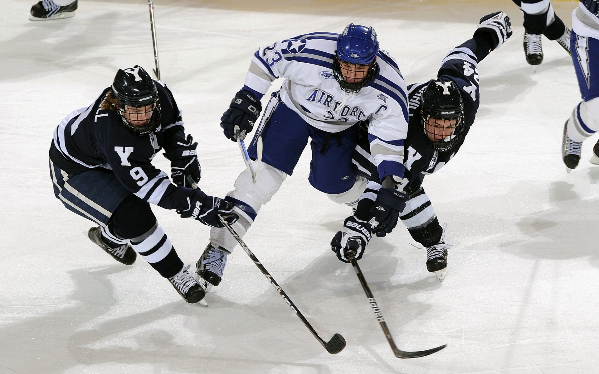 开云体育在线-德甲争冠战白热化,苏格兰强势晋级哥斯达黎加黯然—足球世界的冰与火之歌