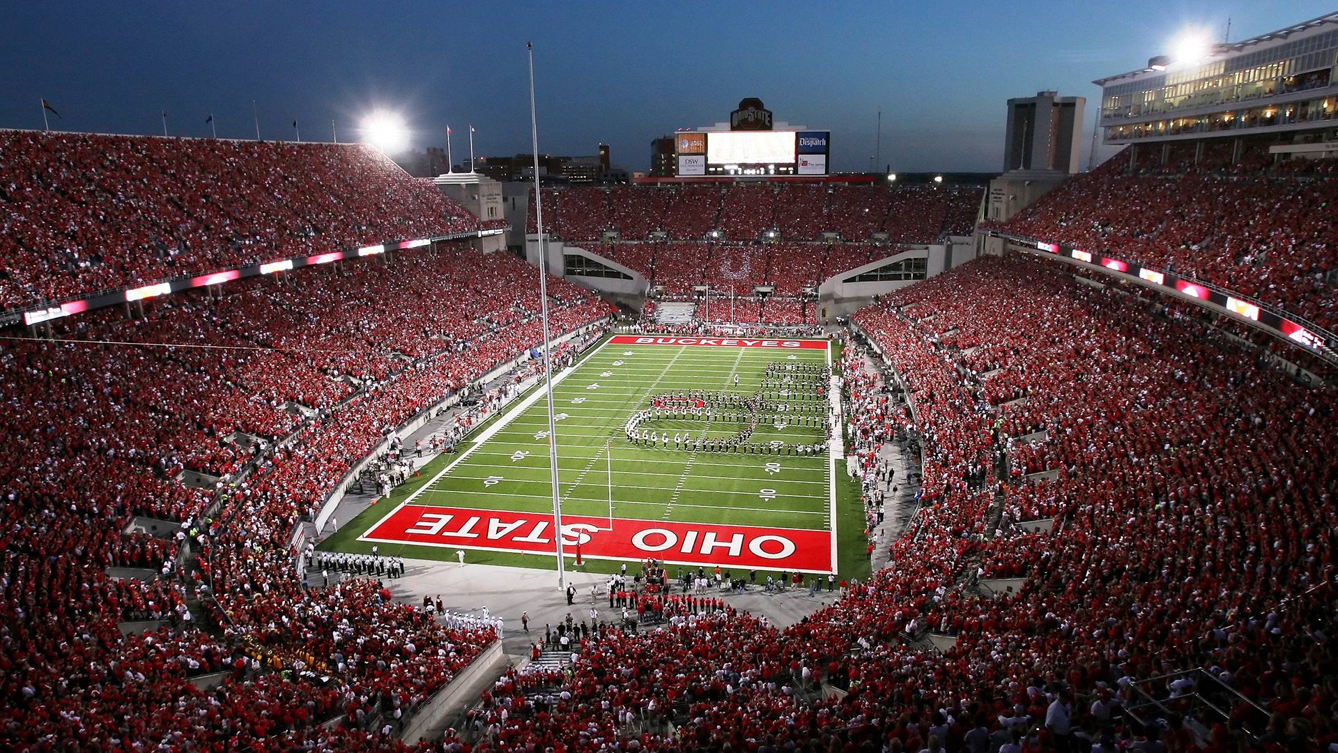 开云体育APP下载-当足球战术遇上地缘棋局，厄德高在巴库赛道的委内瑞拉式突袭